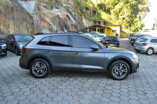 AUDI-Q5-2022