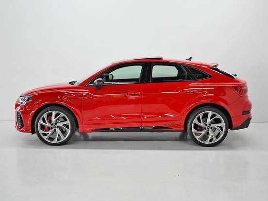 AUDI-RS Q3-2021