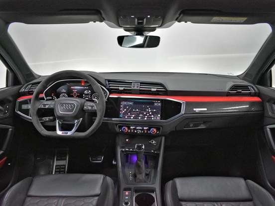AUDI-RS Q3-2021