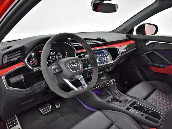 AUDI-RS Q3-2021