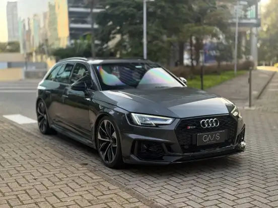 AUDI-RS4-2019