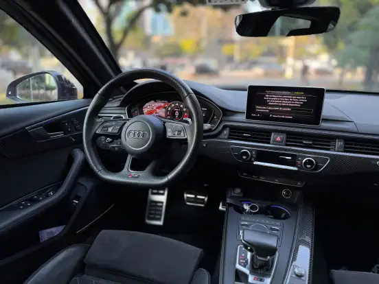 AUDI-RS4-2019