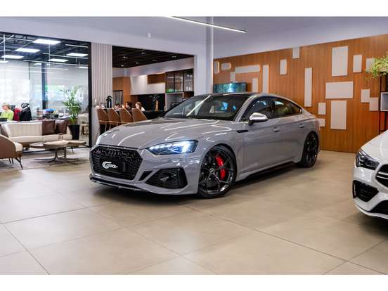AUDI-RS5-2023