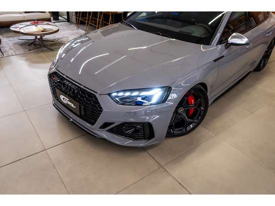 AUDI-RS5-2023