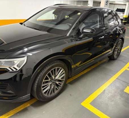AUDI-Q3-2021