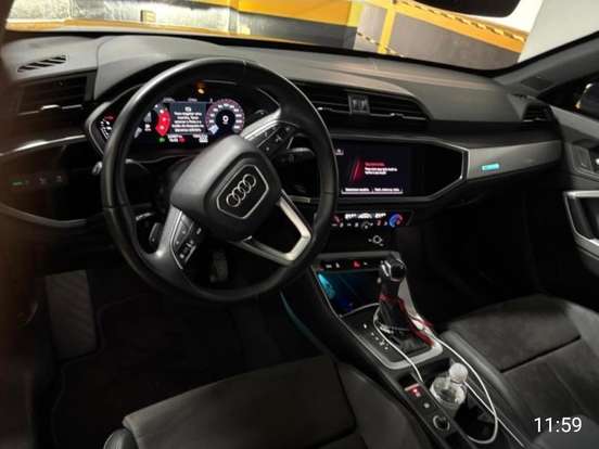 AUDI-Q3-2021