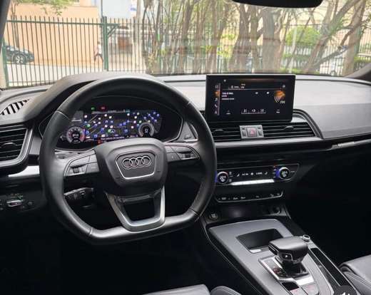AUDI-Q5-2021