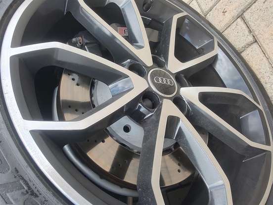 AUDI-RS Q3-2017