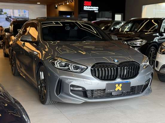 BMW-118i-2023