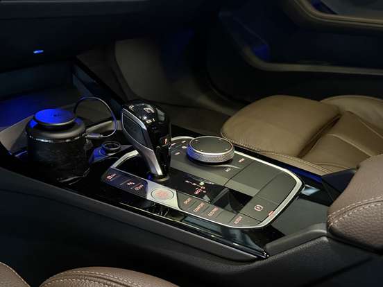 BMW-118i-2023