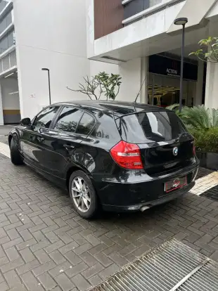 BMW-118i-2.0 UE71 16V GASOLINA 4P AUTOMÁTICO BMW-118i-2011