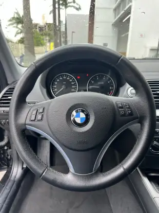 BMW-118i-2011