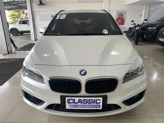 BMW-220i-2018