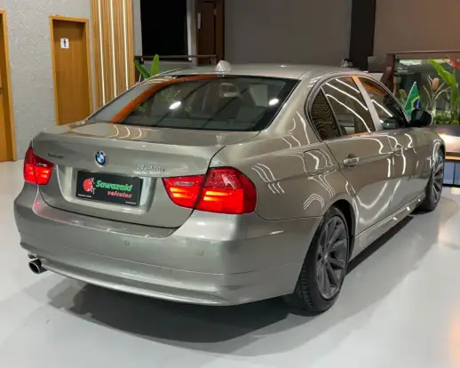 BMW-320i-2010