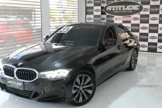 BMW-320i-2022