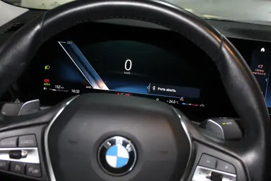 BMW-320i-2022