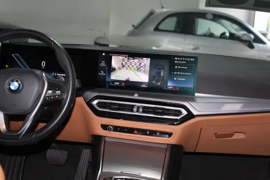 BMW-320i-2022