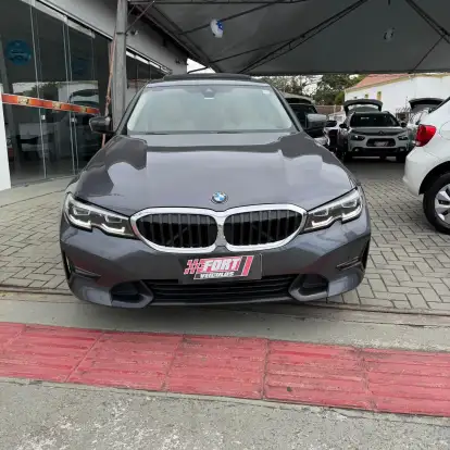 BMW-320i-2021