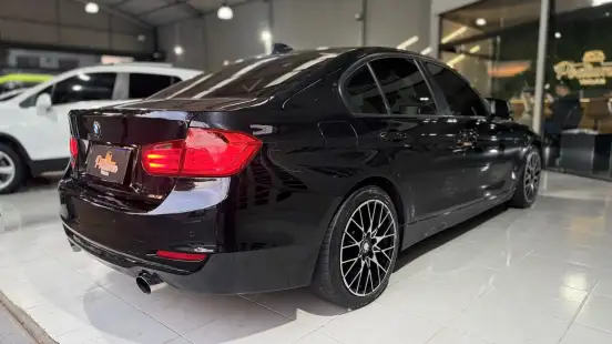 BMW-320i-2.0 16V TURBO GASOLINA 4P AUTOMÁTICO BMW-320i-2013