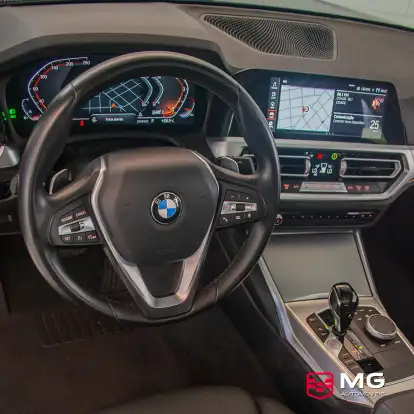 BMW-320i-2021