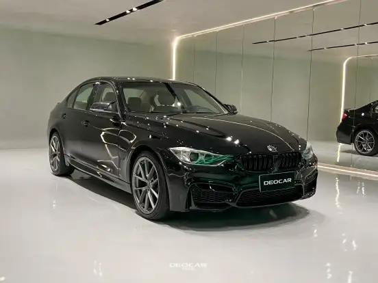 BMW-320i-2012