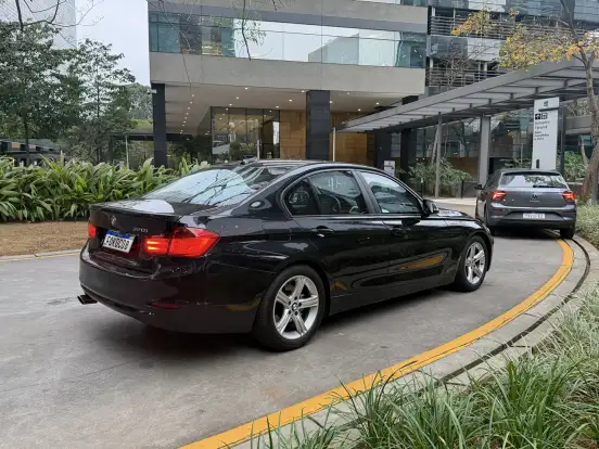 BMW-320i-2013