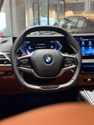 BMW-320i-2024