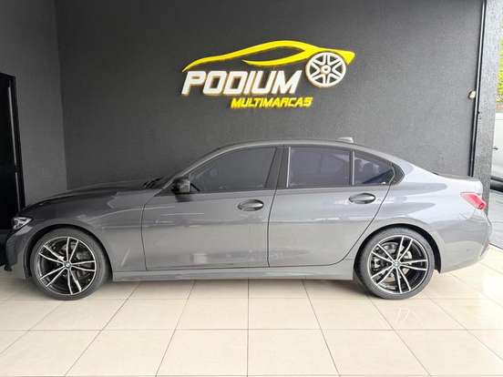 BMW-320i-2022
