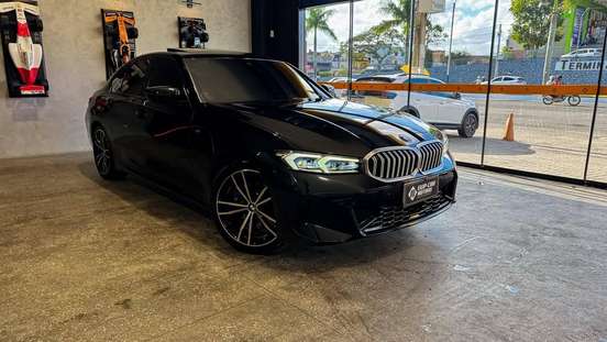 BMW-320i-2023