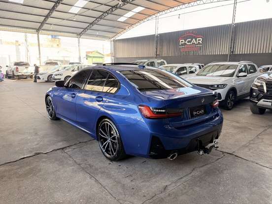 BMW-320i-2024