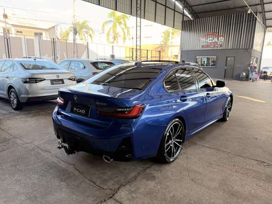 BMW-320i-2024