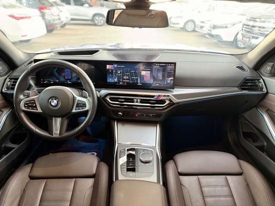 BMW-320i-2024
