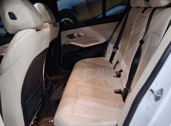 BMW-320i-2024