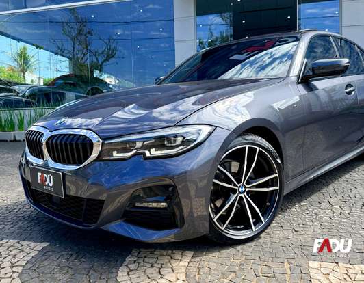 BMW-320i-2022