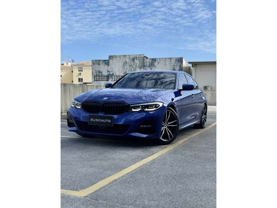 BMW-320i-2022