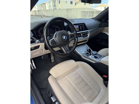 BMW-320i-2022