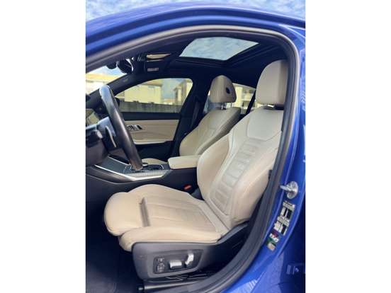 BMW-320i-2022