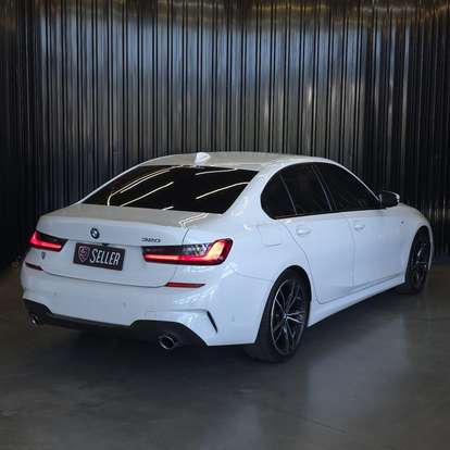 BMW-320i-2022