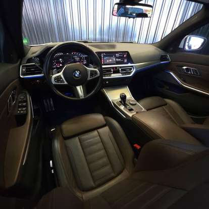 BMW-320i-2022