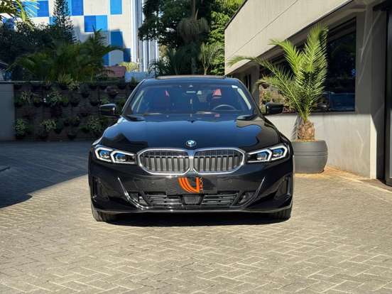 BMW-320i-2022