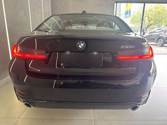 BMW-320i-2.0 16V TURBO FLEX SPORT GP AUTOMÁTICO BMW-320i-2024