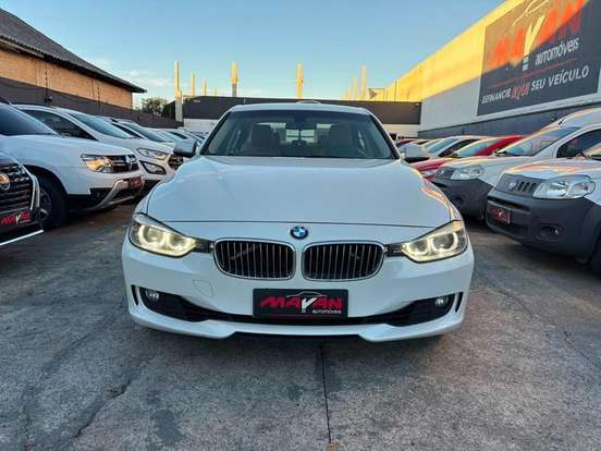 BMW-320i-2012