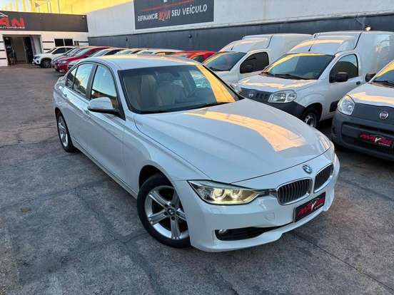 BMW-320i-2012
