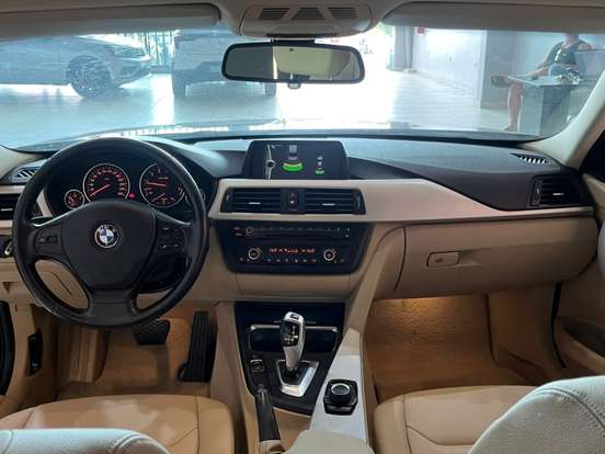 BMW-320i-2014