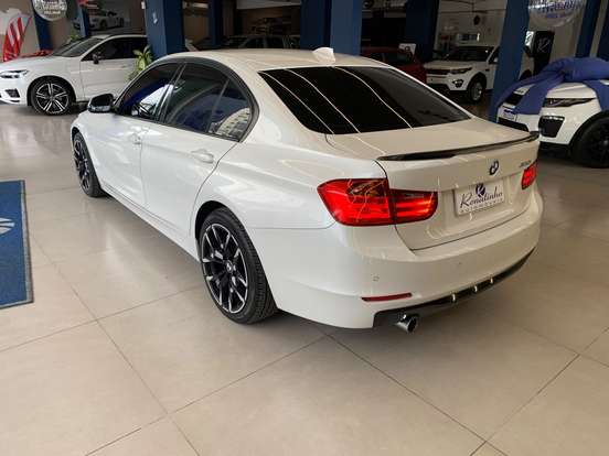 BMW-320i-2014