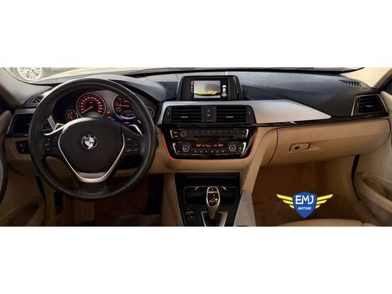 BMW-320i-2.0 SPORT 16V TURBO ACTIVE FLEX 4P AUTOMÁTICO BMW-320i-2017