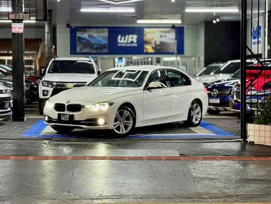 BMW-320i-2017