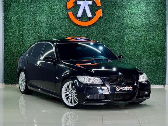 BMW-330i-2006