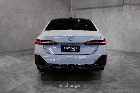 BMW-530e-2024