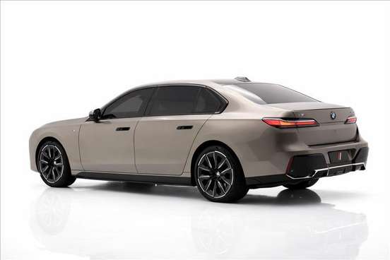BMW-i7-2023